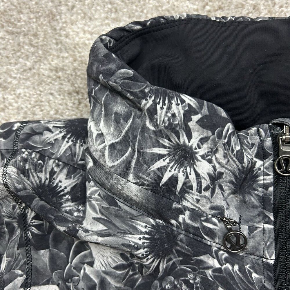 Lululemon Ventilated Running Full-Zip Zip in Hoodie Jacket Women's size 6 Floral - Picture 3 of 8